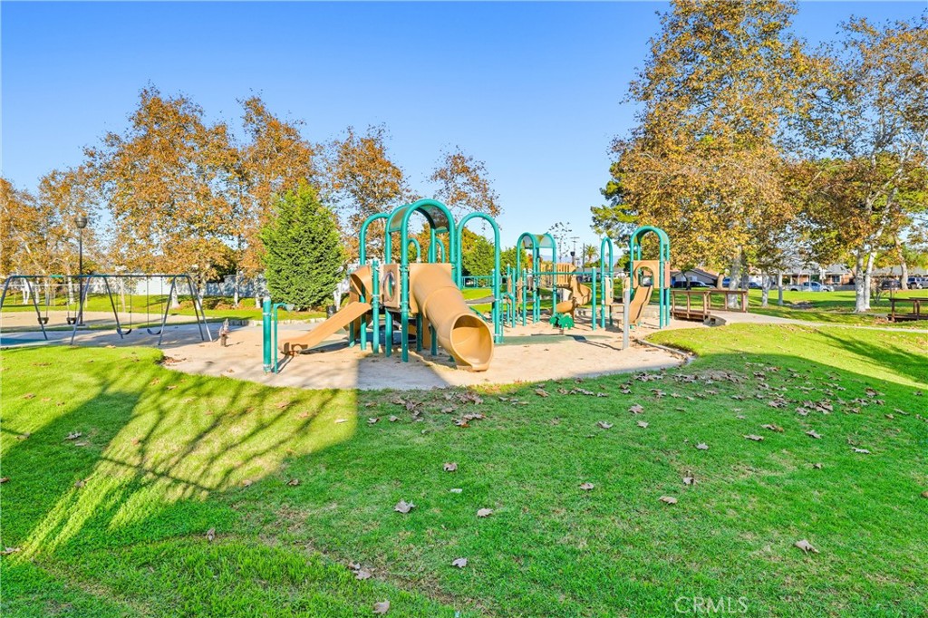 MLS #OC25269061 image #32