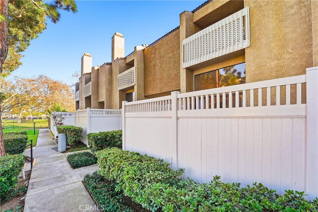 MLS #OC25269061 image #40