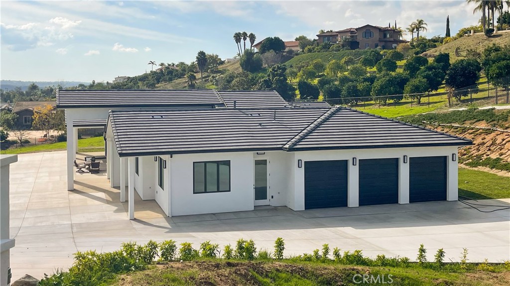 MLS #OC25269068 image #1