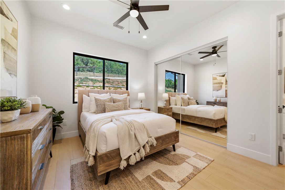 MLS #OC25269068 image #16