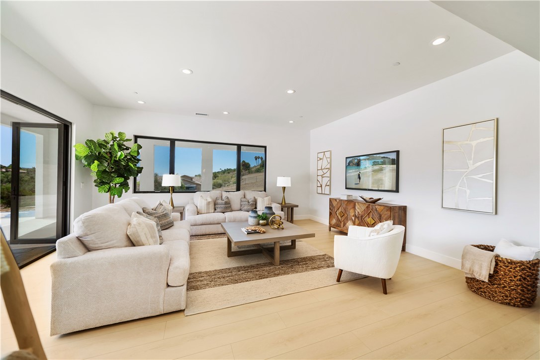 MLS #OC25269068 image #30