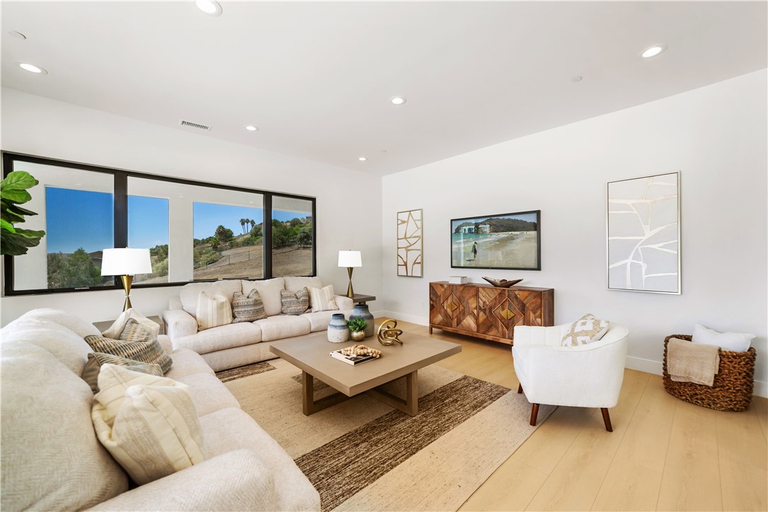 MLS #OC25269068 image #31