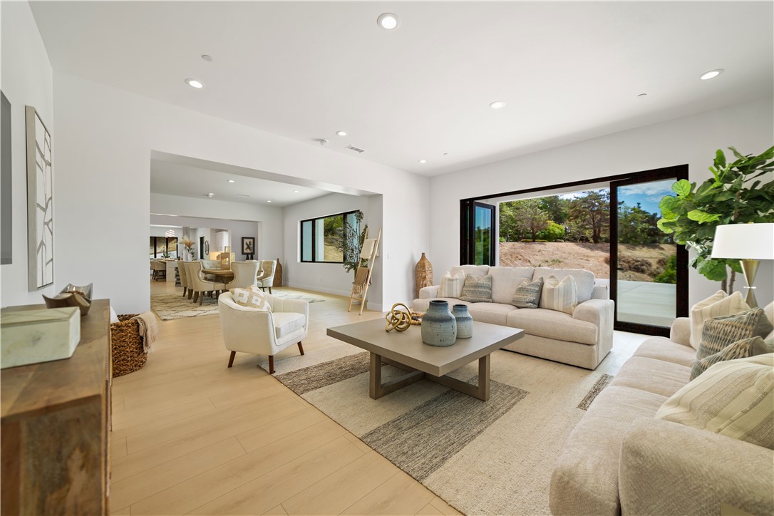 MLS #OC25269068 image #33