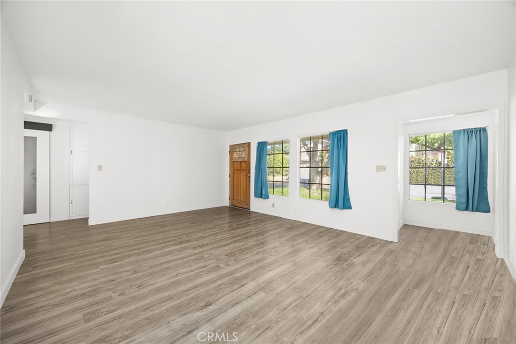 MLS #OC25269091 image #8