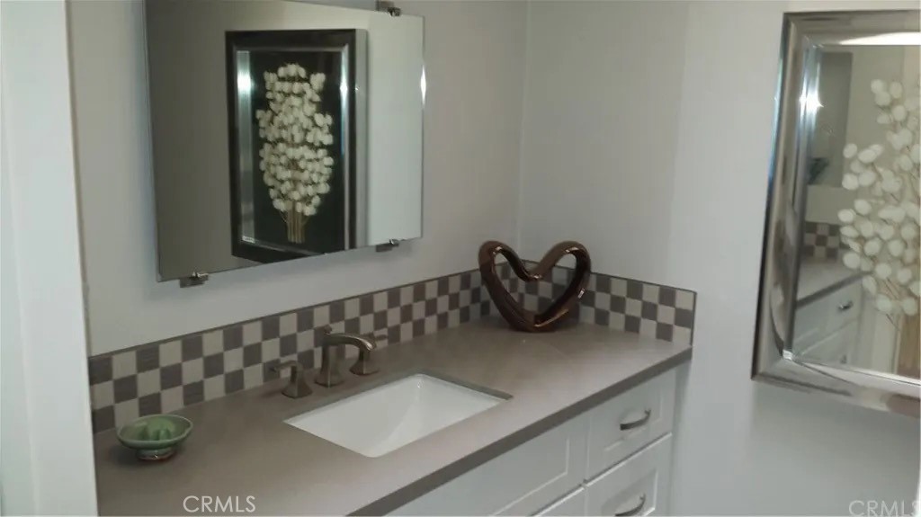 MLS #OC25269132 image #17