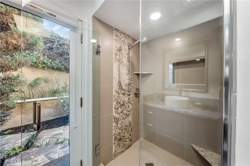 MLS #OC25269144 image #35