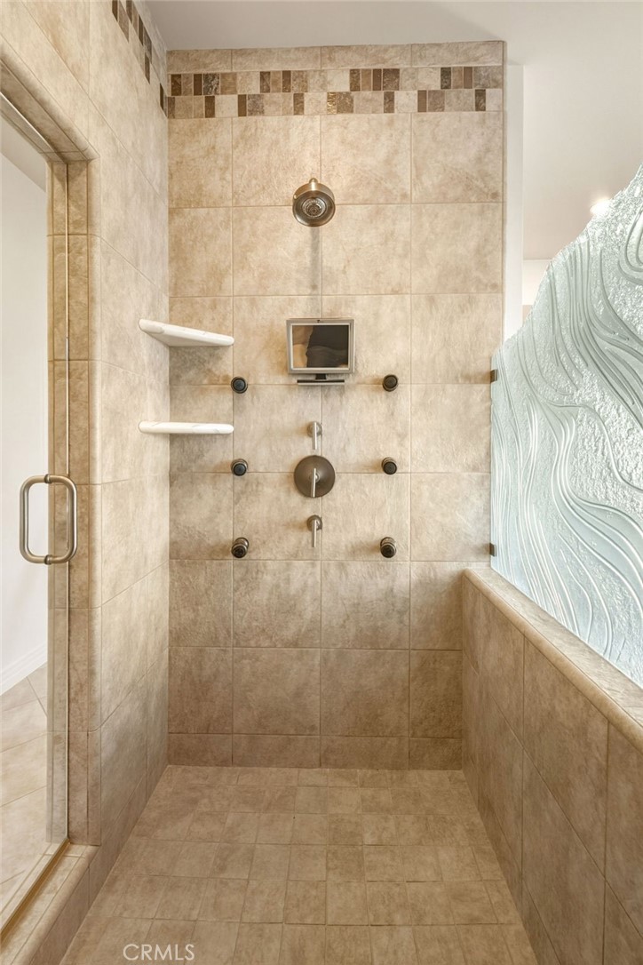 MLS #OC25269144 image #36