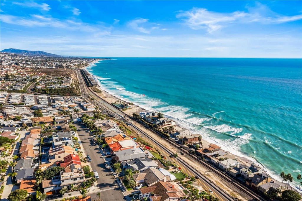 MLS #OC25269159 image #27