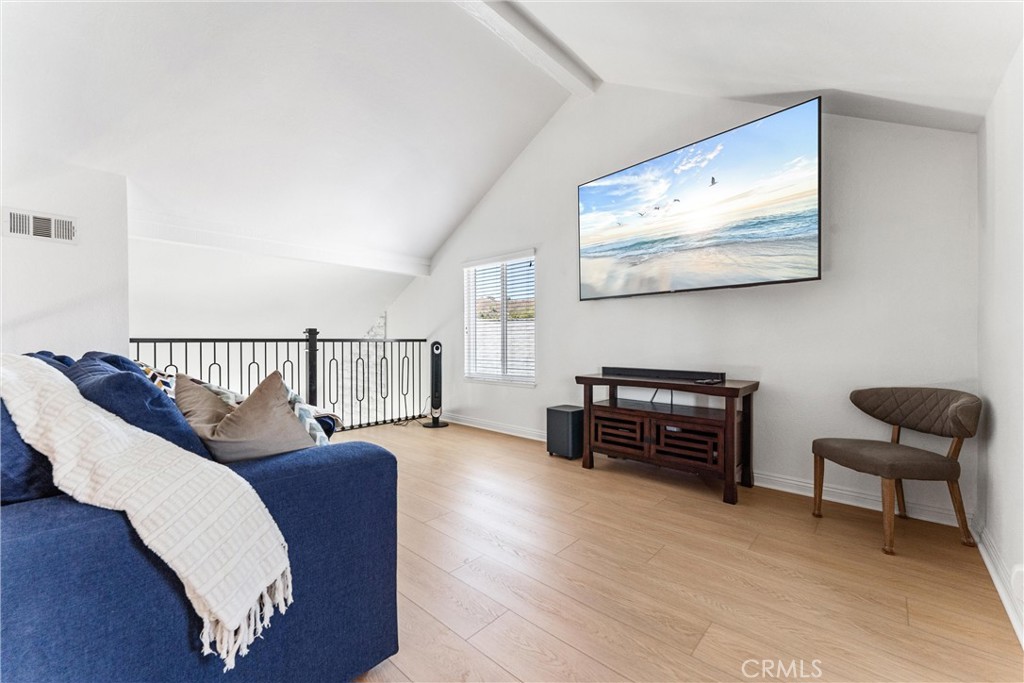 MLS #OC25269160 image #32