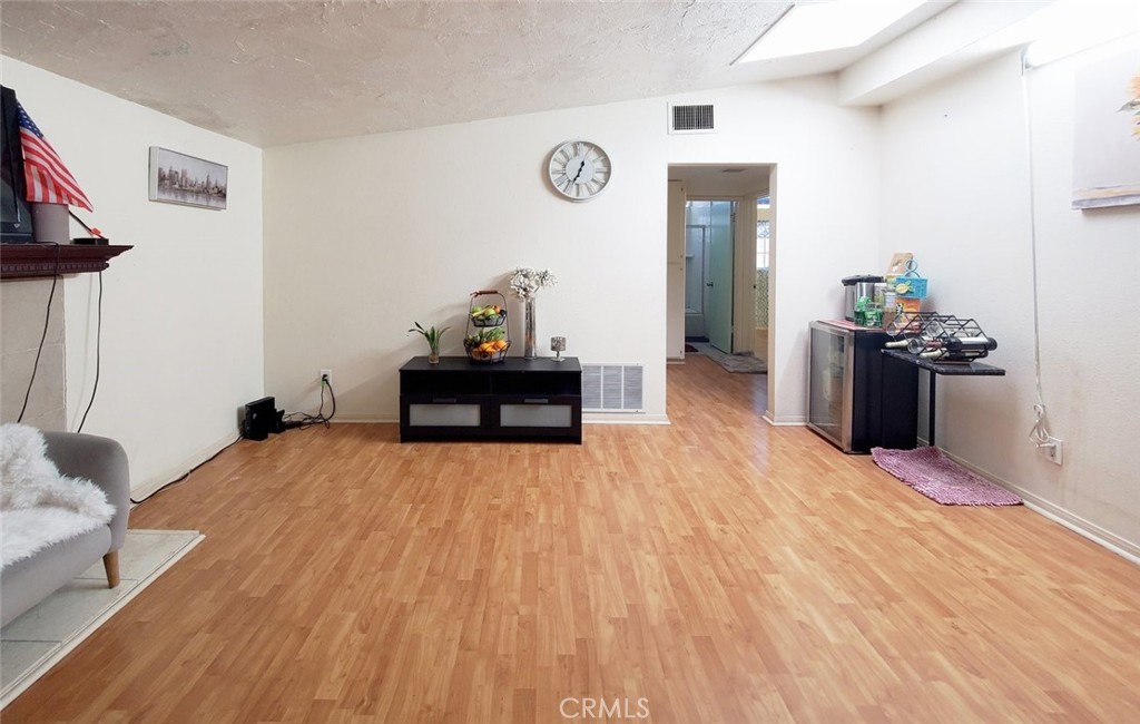 MLS #OC25269200 image #18