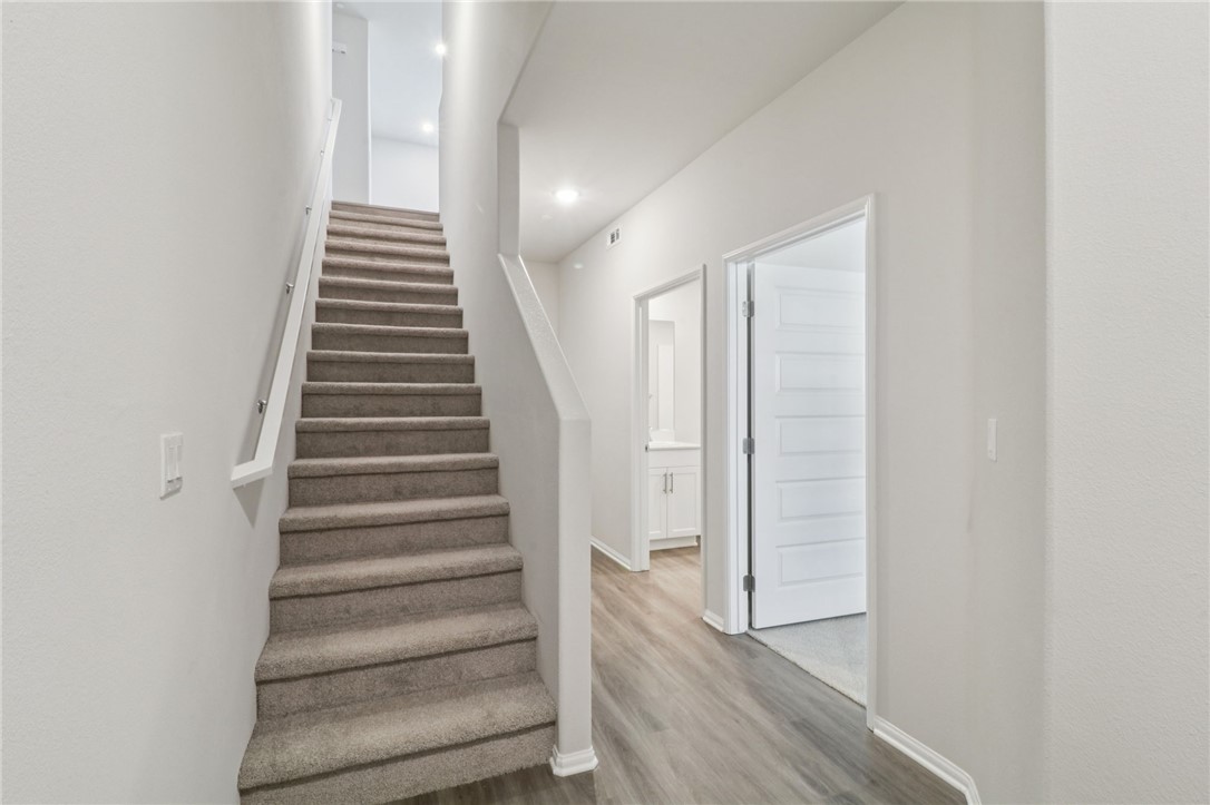 MLS #OC25269275 image #1