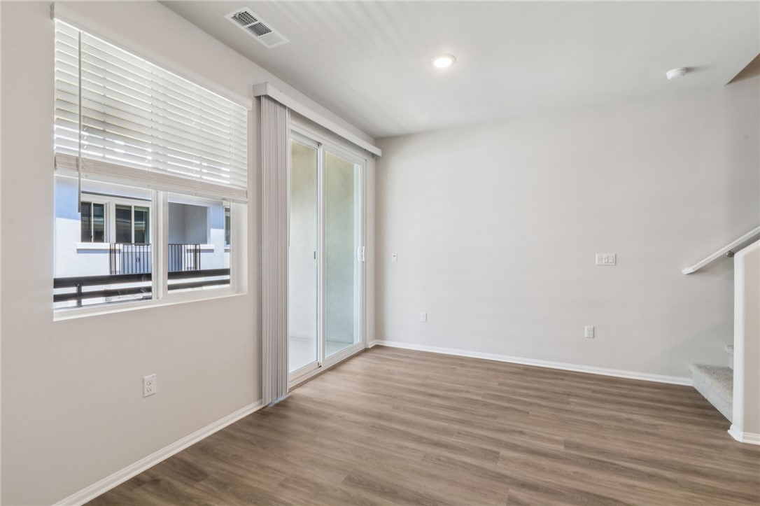 MLS #OC25269275 image #17