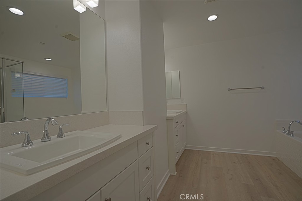 MLS #OC25269301 image #13