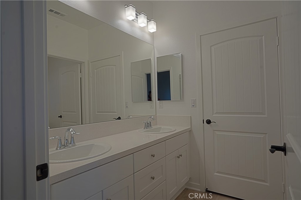 MLS #OC25269301 image #20