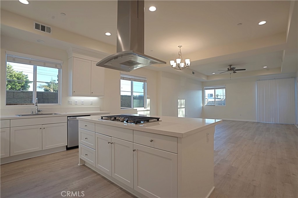 MLS #OC25269301 image #6