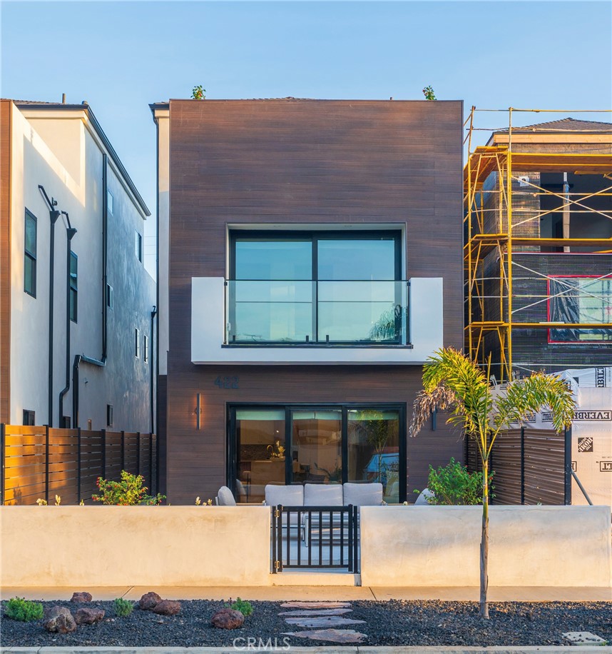 MLS #OC25269306 image #0