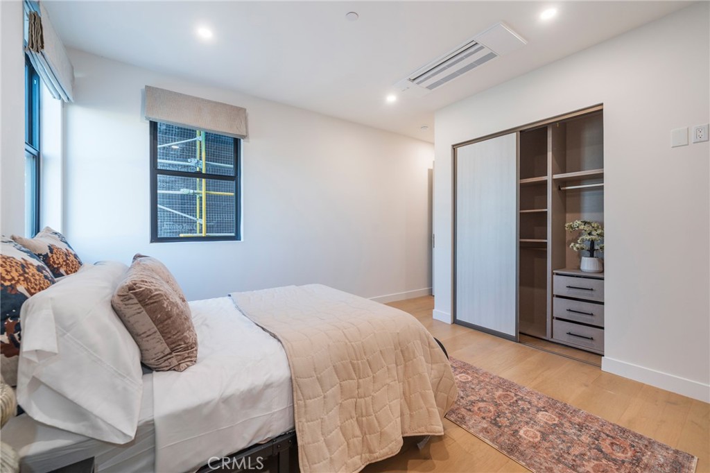 MLS #OC25269306 image #22