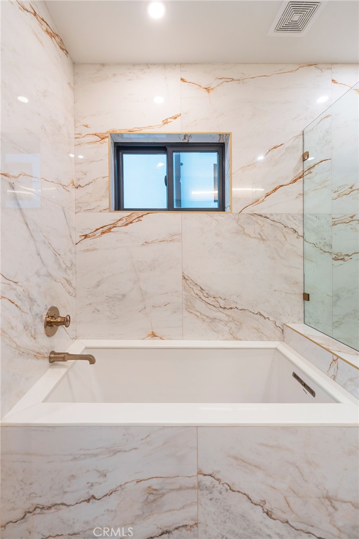 MLS #OC25269306 image #32