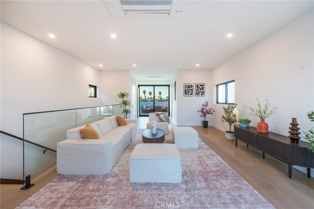 MLS #OC25269306 image #34