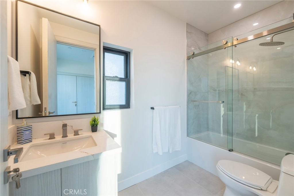 MLS #OC25269306 image #37