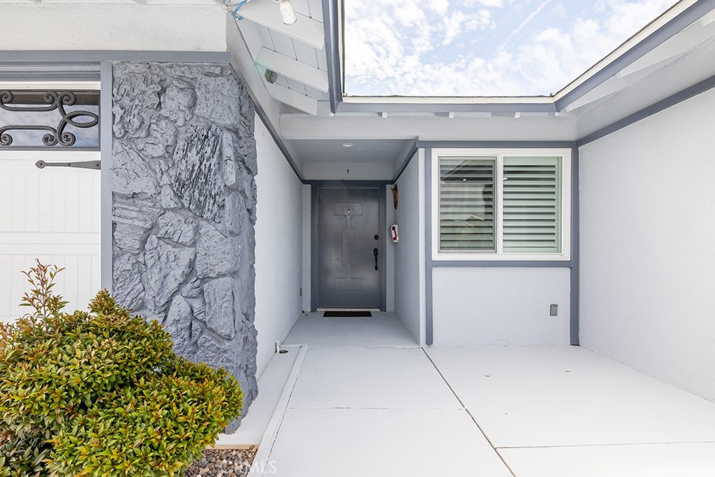 MLS #OC25269311 image #1