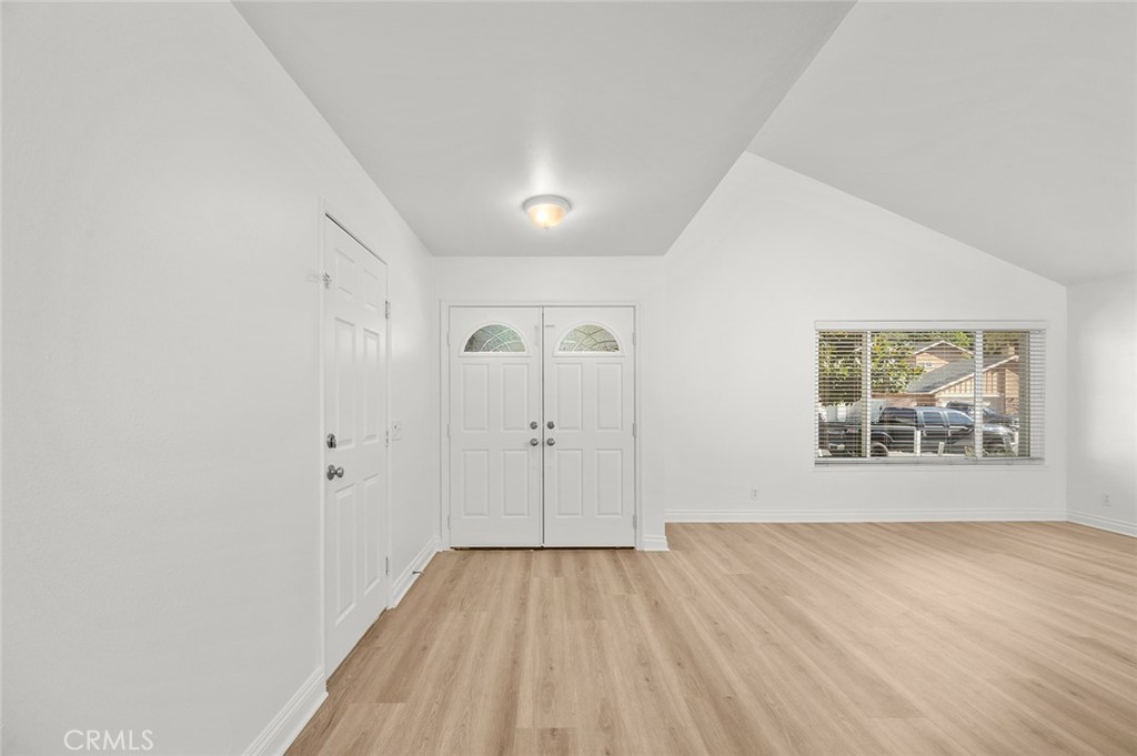 MLS #OC25269322 image #2