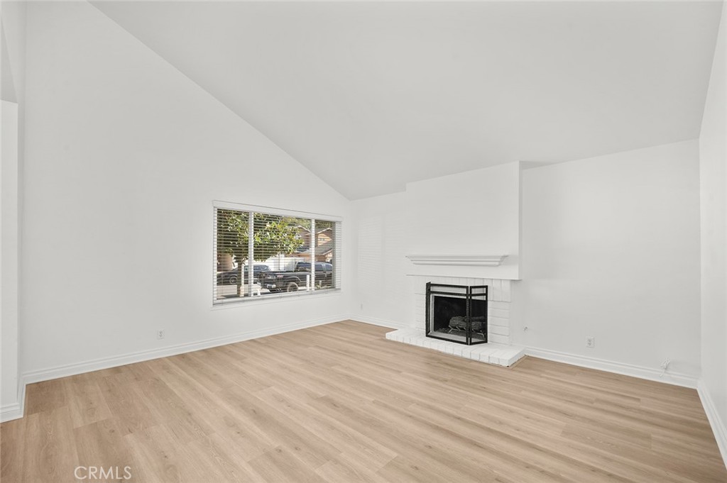 MLS #OC25269322 image #3