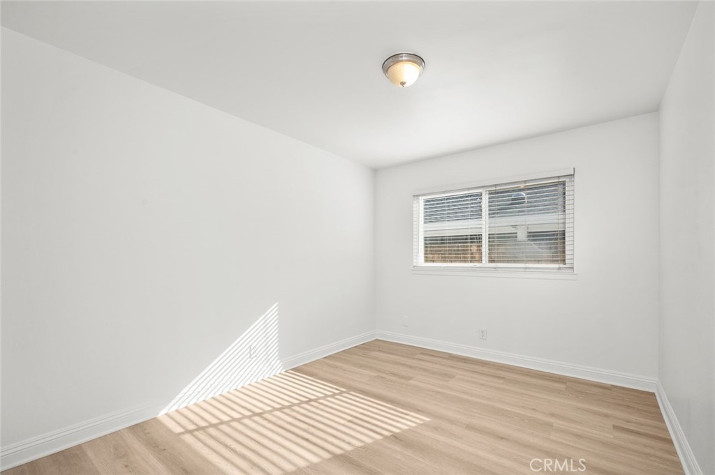 MLS #OC25269322 image #8