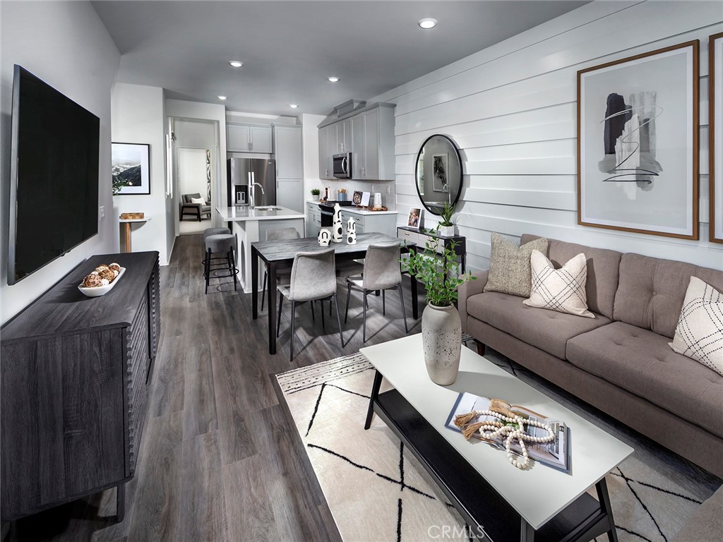 MLS #OC25269344 image #4