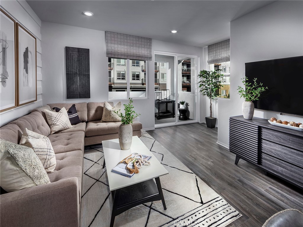 MLS #OC25269344 image #5