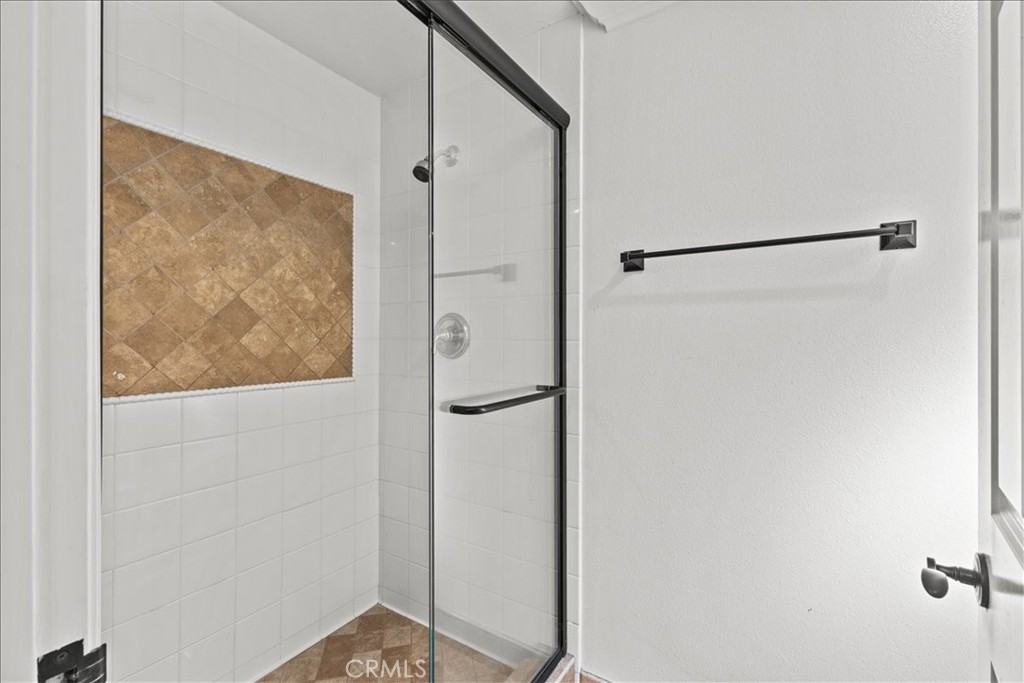 MLS #OC25269348 image #16