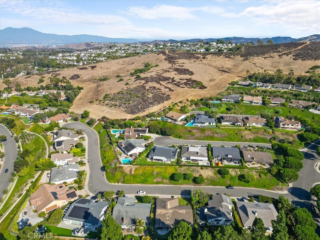 MLS #OC25269348 image #31