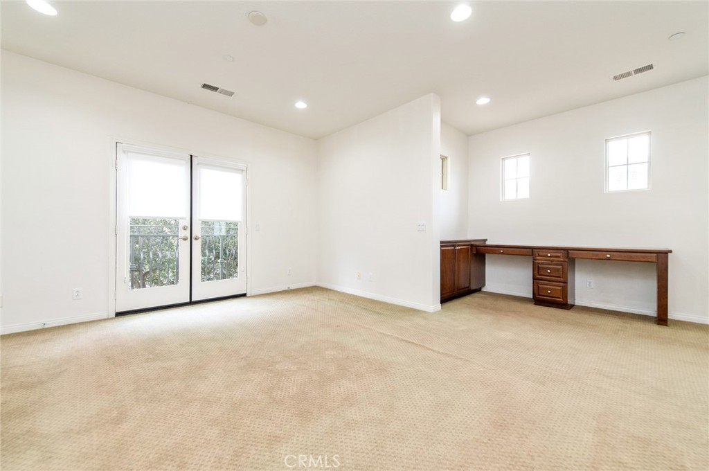 MLS #OC25269357 image #10