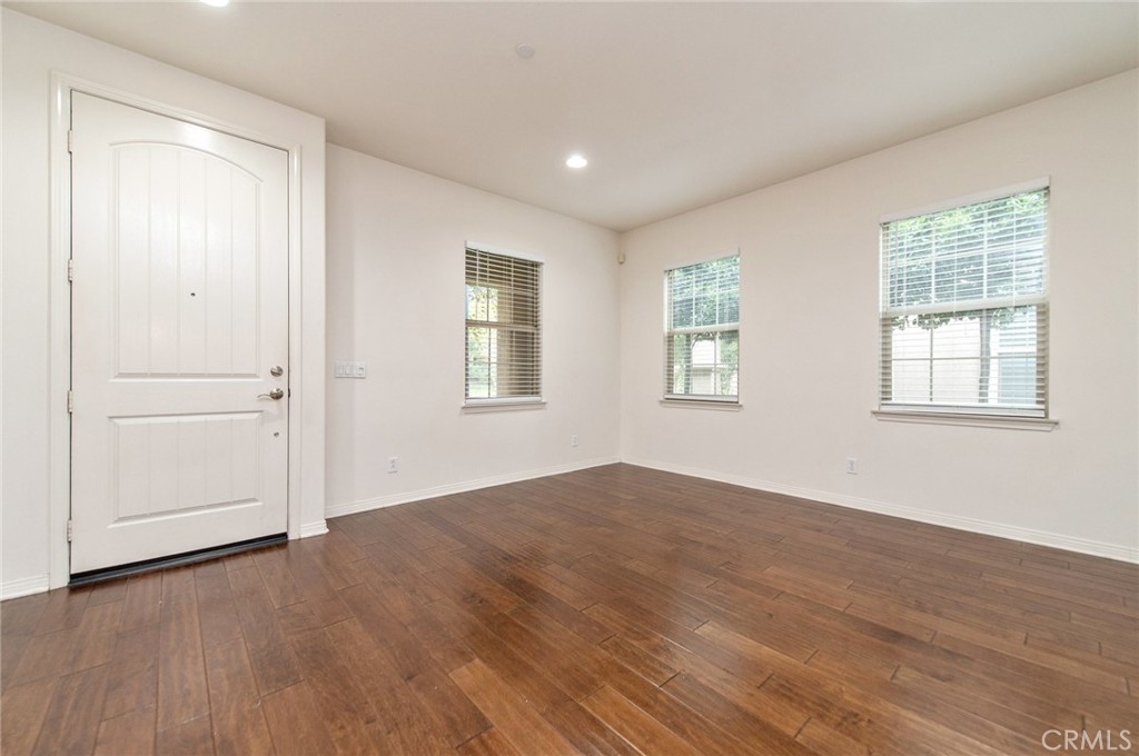 MLS #OC25269357 image #27