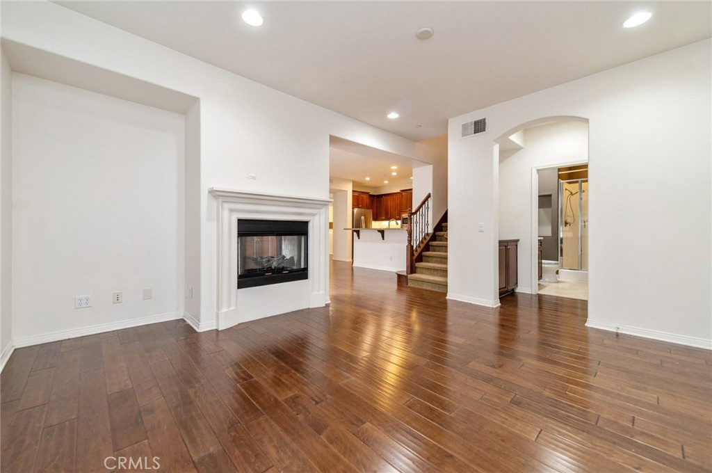 MLS #OC25269357 image #4