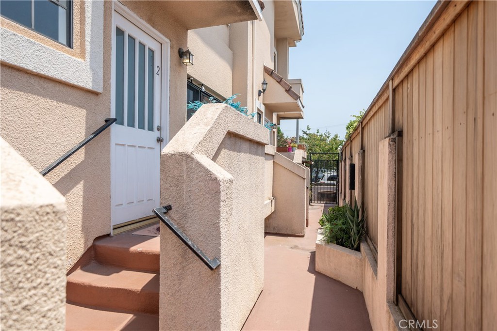 MLS #OC25269379 image #14