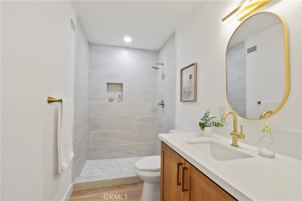 MLS #OC25269398 image #14