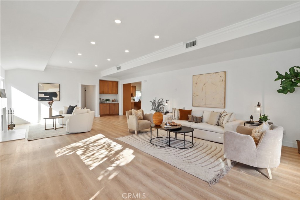 MLS #OC25269398 image #2