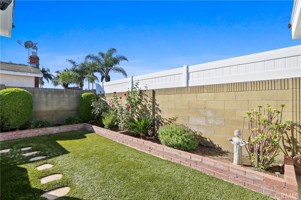 MLS #OC25269398 image #23