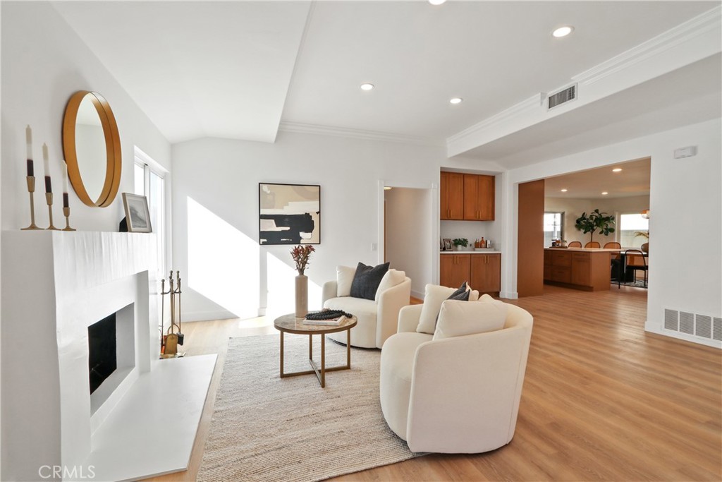 MLS #OC25269398 image #4