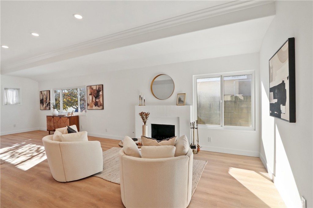 MLS #OC25269398 image #5