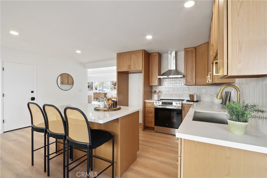 MLS #OC25269398 image #9