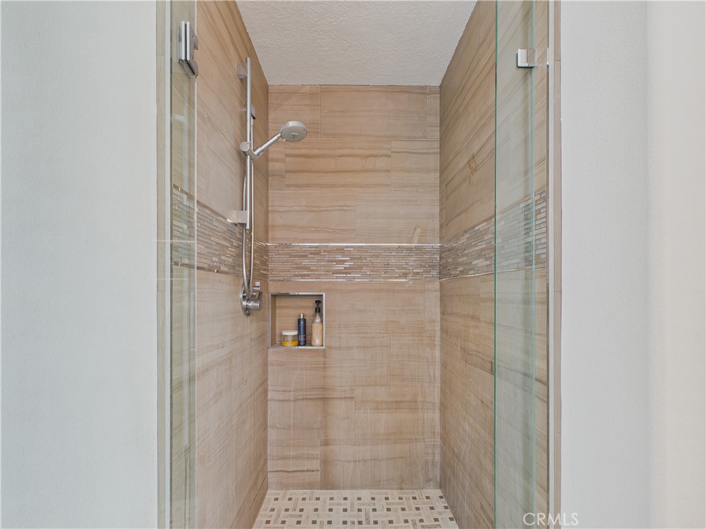 MLS #OC25269403 image #17