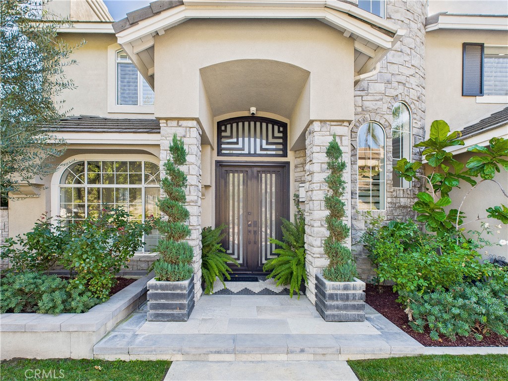 MLS #OC25269403 image #2