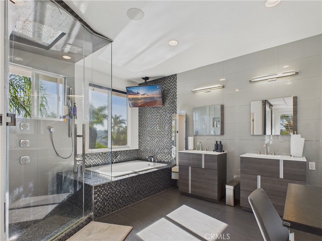 MLS #OC25269403 image #22