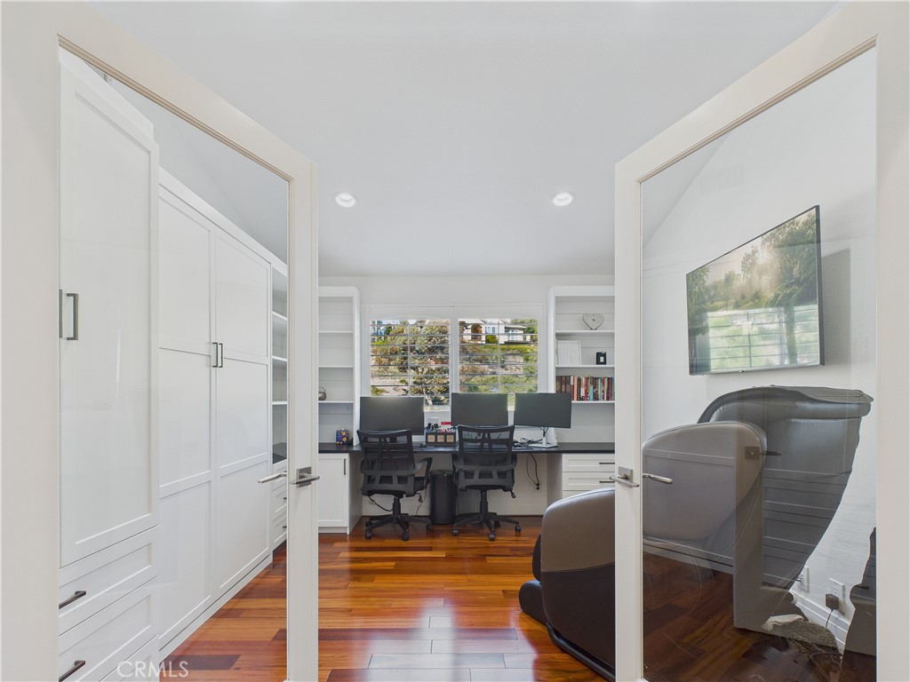 MLS #OC25269403 image #25