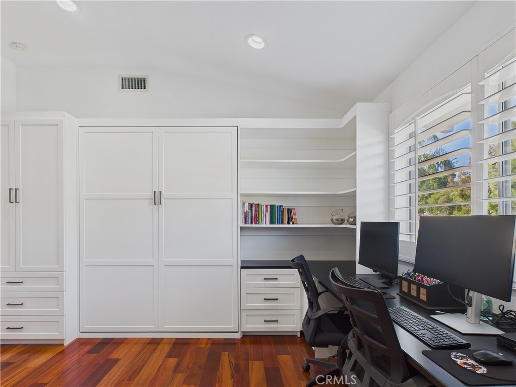 MLS #OC25269403 image #26