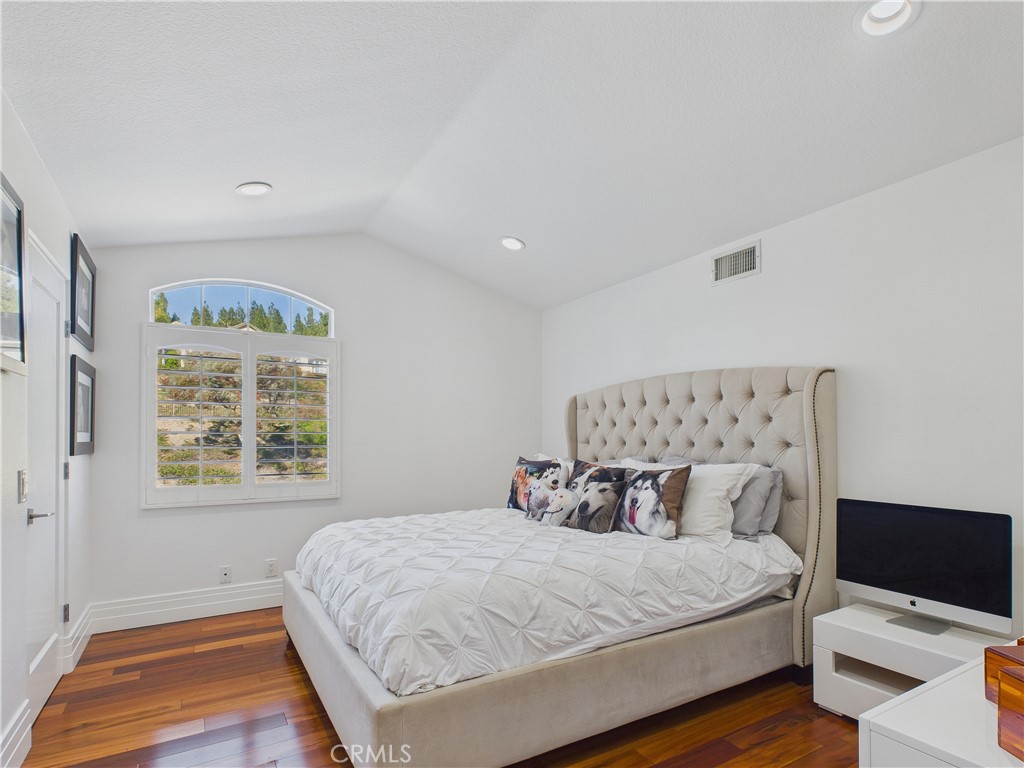 MLS #OC25269403 image #29