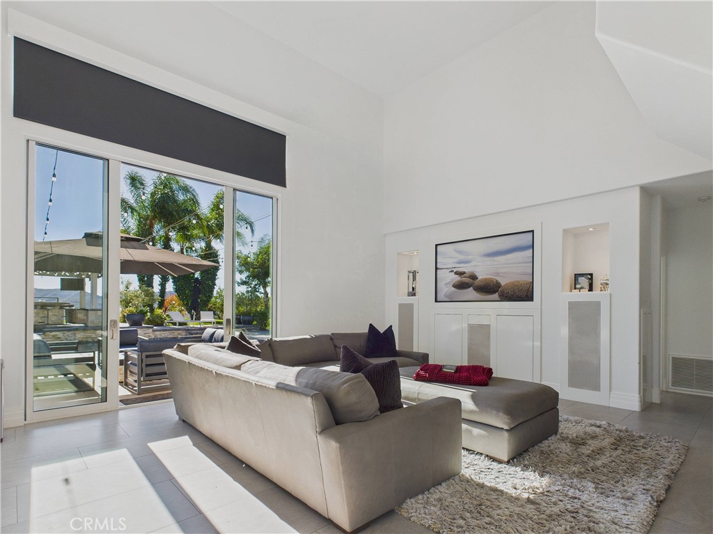 MLS #OC25269403 image #8