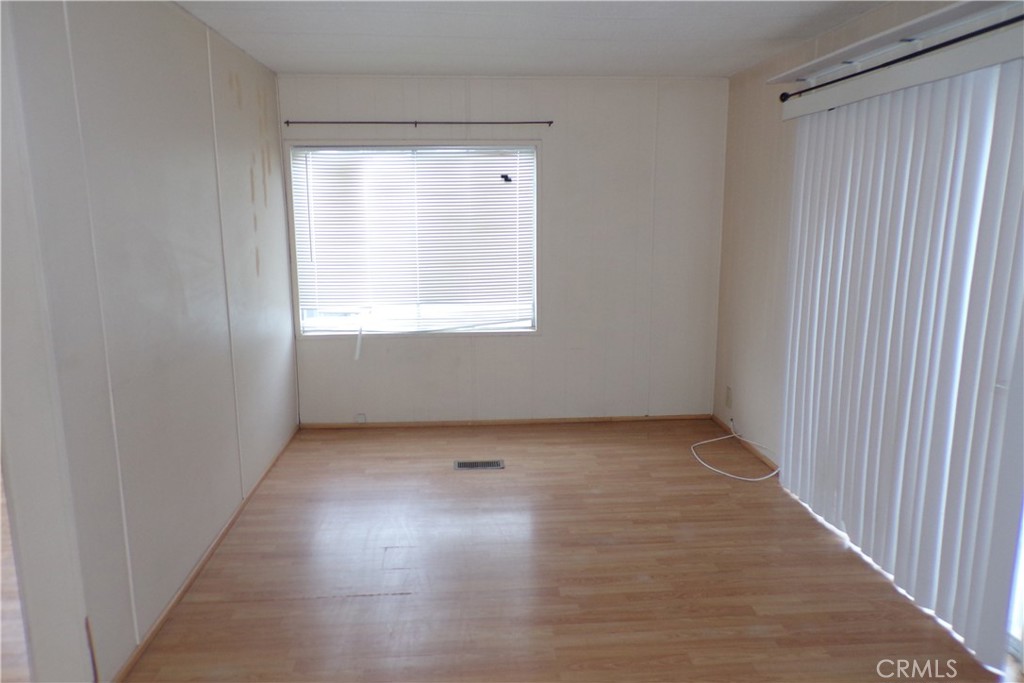 MLS #OC25269411 image #1